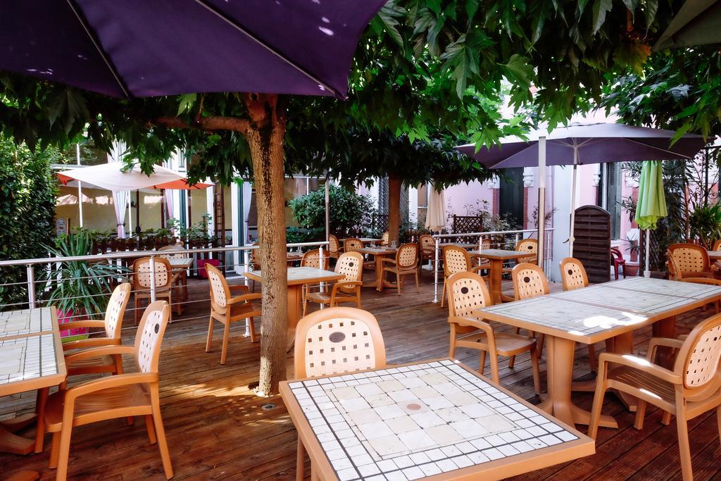 Hotel Pedussaut 2*